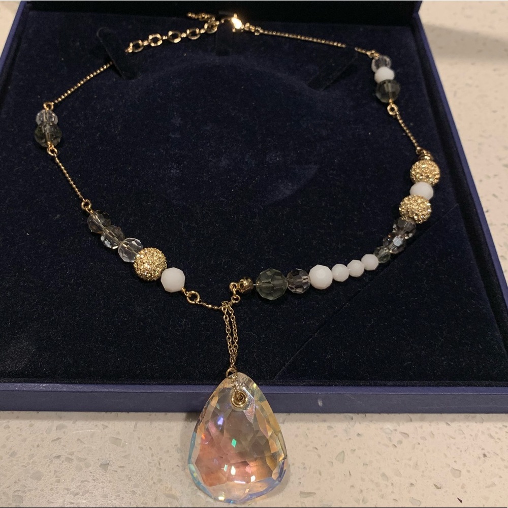 CRYSTAL NECKLACE